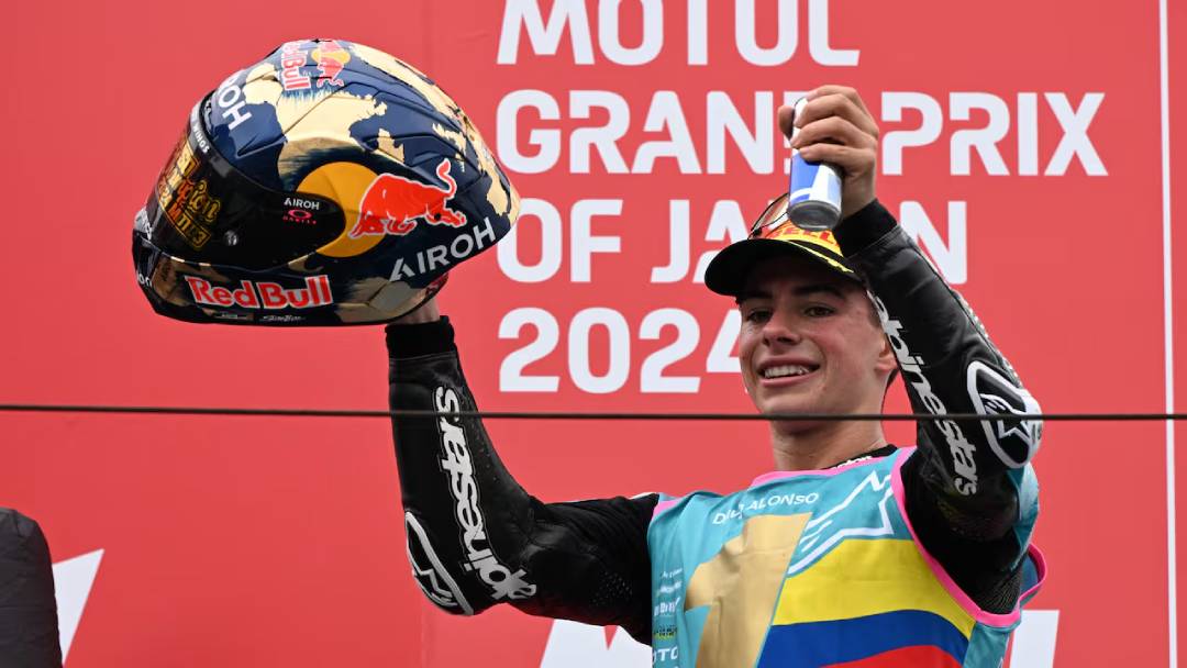 A sus 18 años tras victoria en Japón, David Alonso se corona campeón mundial de Moto3